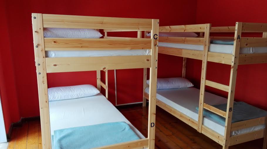 Albergue La Casona Del Peregrino 利亚内斯 外观 照片