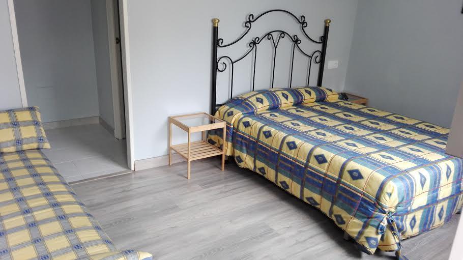 Albergue La Casona Del Peregrino 利亚内斯 外观 照片